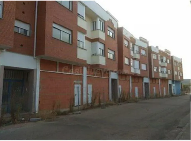 LOCAL COMERCIAL DESTINADO A GARAJES EN SANTA COLOMBA DE CURU - foto 4