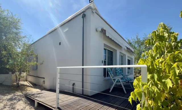 CHALET INDEPENDIENTE CON 3.500 M2 DE PARCELA, PISCINA, VIVIENDA DE INVITADOS Y PISTA DEPORTIVA EN LOS TABLAZOS — 48