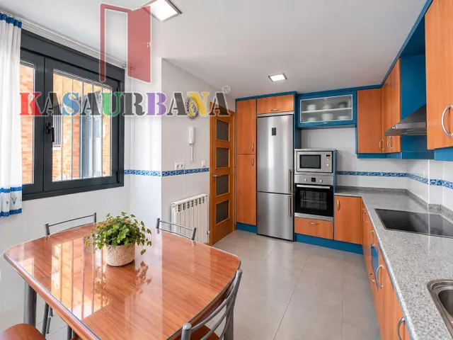 Kasaurbana ofrece en venta chalet en Getafe — 2