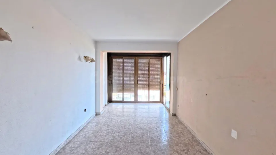 Piso en venta en la zona de Valldaura, con ascensor y balcón