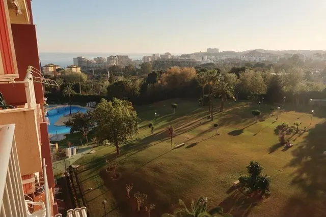 Estudio reformado con licencia turistica en Gamonal, Benalmadena — 29