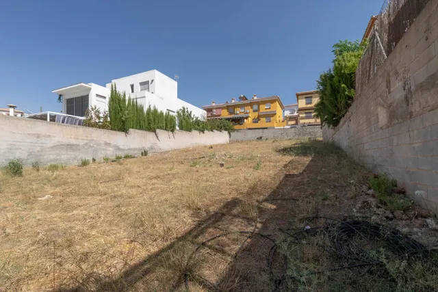 Se Vende Terreno en Monachil — 2