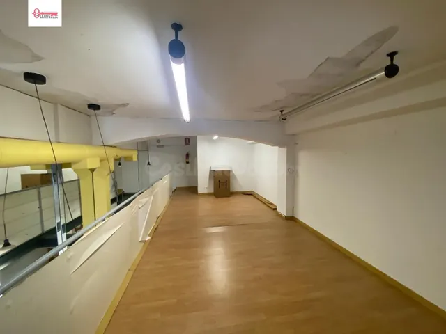 En Burgos. Barrio de gamonal. C/ Barcelona. Se vende estupen - foto 5