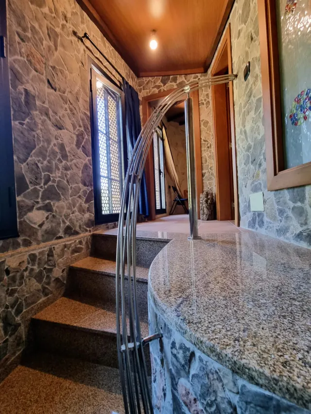 CASAS INDIVIDUALES  CON PARCELAS EN CIMBRIO (BARCENA DEL BIERZO) — 44