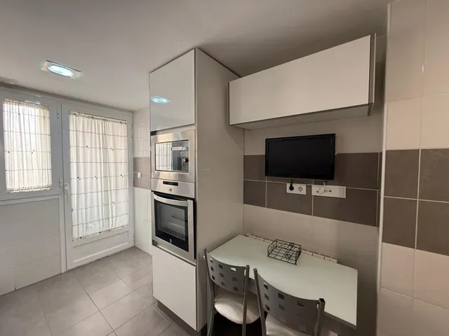 PISO DE 3 habitaciones EN ZONA NORTE — 7