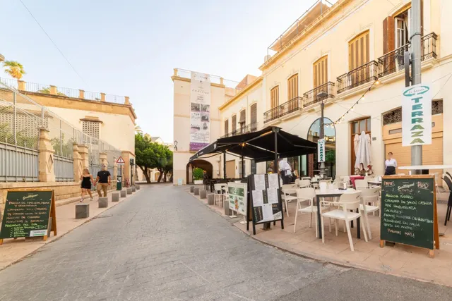 VENTA DE RESTAURANTE EN CENTRO HISTÓRICO DE ALMERÍA — 19