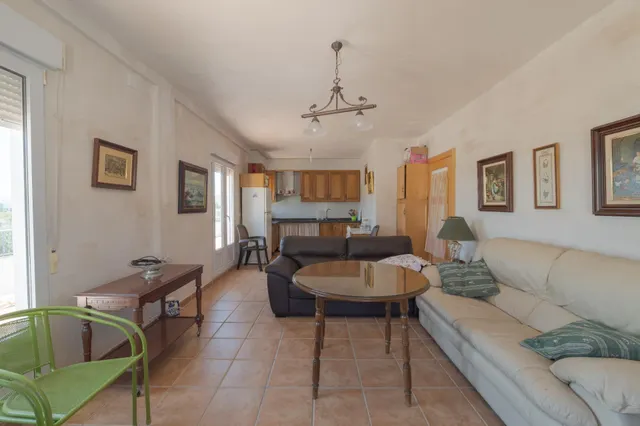 GRAN PARCELA CON VIVIENDA UNIFAMILIAR, 3 APARTAMENTOS, PISCINA Y VISTAS PANORÁMICAS EN PADUL (GRANADA) — 1.430 m2 DE TERRENO — 44