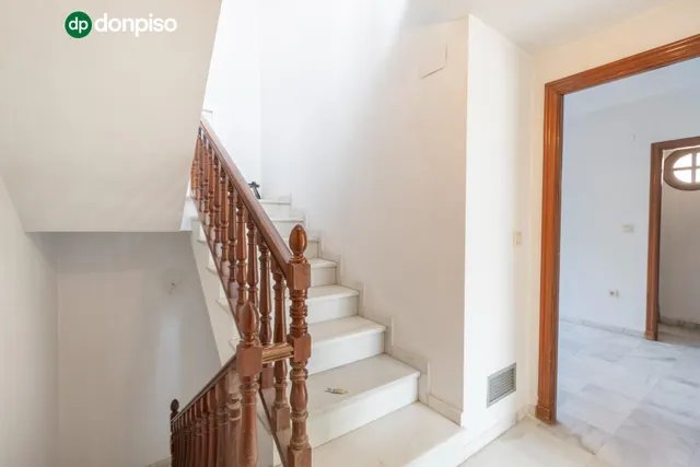 Exclusiva vivienda con piscina en la zona del Serrallo con piscina comunitaria — 25