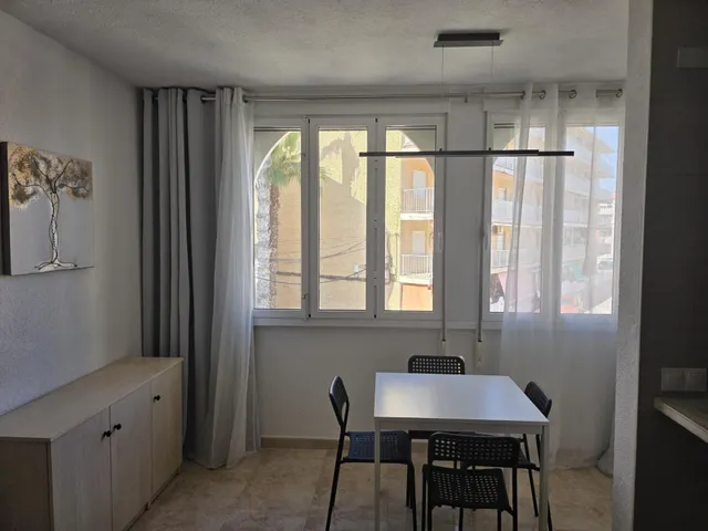 Apartamento a 100 m. playa reformado y amueblado — 6