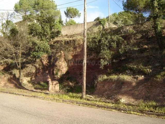 Terreno urbano de 360 m2 en Talamanca con vistas a Sant Llor - foto 3