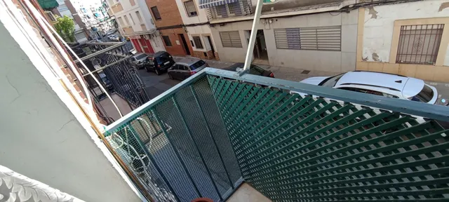 Piso en venta en Santa Rosa–Valdeolleros: comodidad, terraza y excelente ubicación — 6