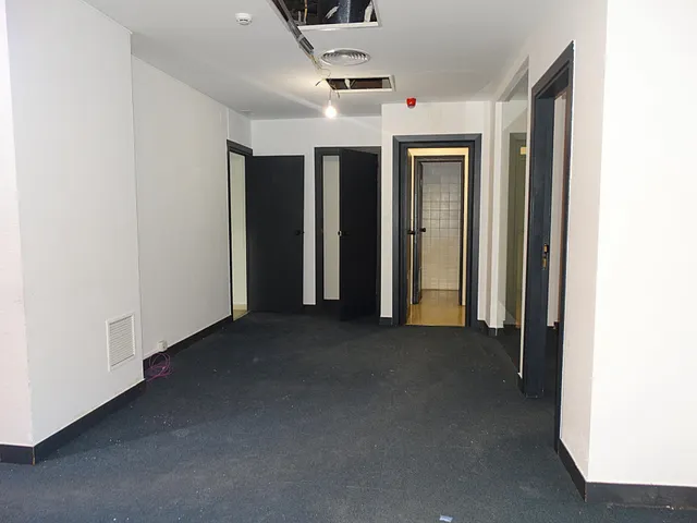 Exclusivo LOCAL COMERCIAL A PIE DE CALLE en el corazón de Arganda — 10