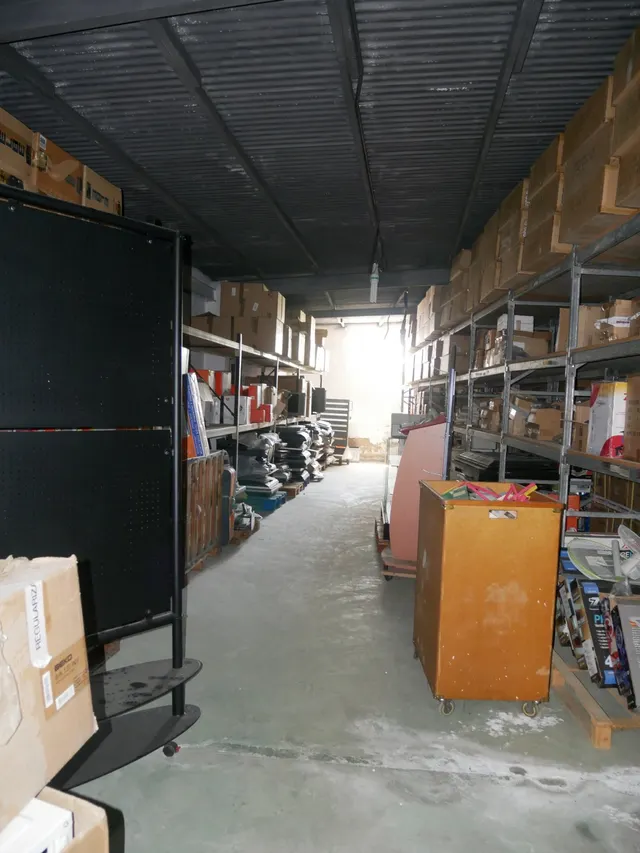 Se venden naves con parcela de 2.868 m2 en Senda De los Garres — 26