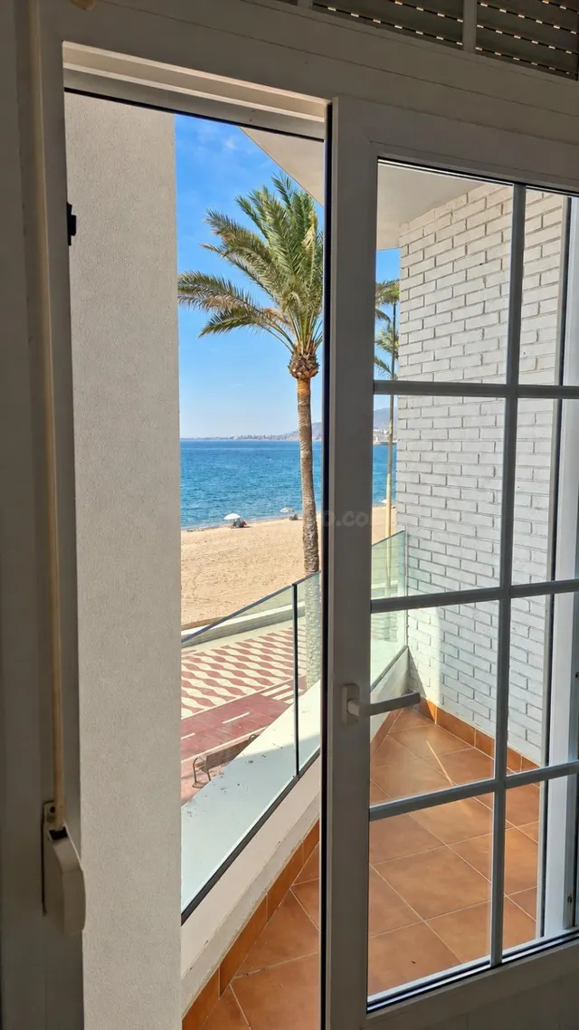 Piso en alquiler de larga estancia con vistas al mar — 2