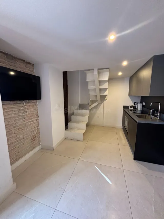 ¡ALQUILER! APARTAMENTO DÚPLEX DE OBRA NUEVA EN CASA SEÑORIAL - foto 5