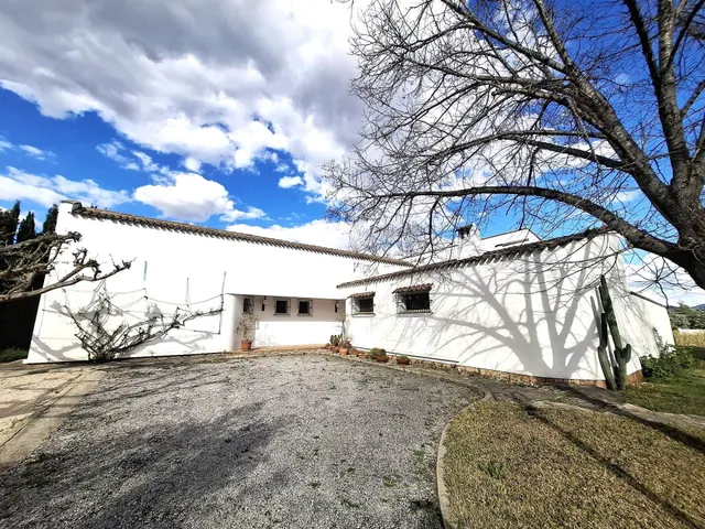 Chalet en Partida la Solana - Ontinyent — 2