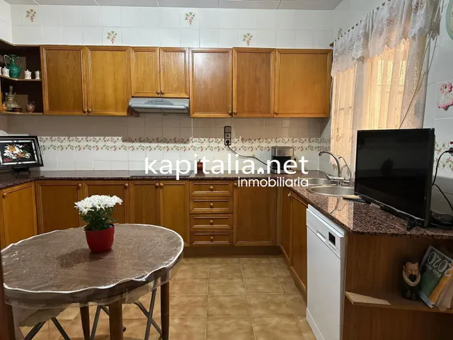 Amplia casa a la venta en Font de la Figuera (Valencia) — 31