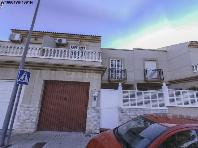 Venta de Adosado en la localidad de Huercal de Almería Sin P