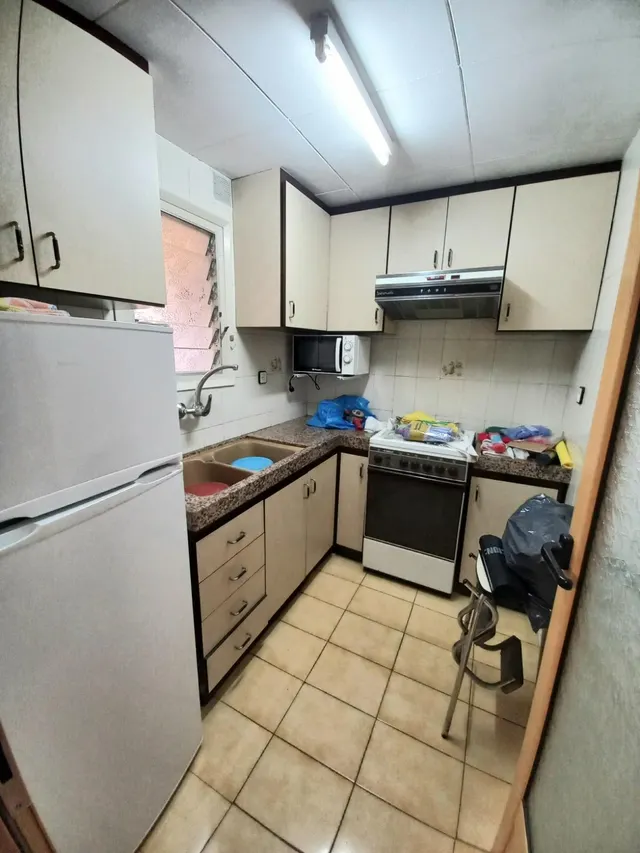 CHALET ADOSADO A REFORMAR, ESQUINERO CON SALIDA A DOS CALLES — 23