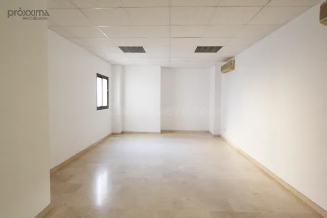 ¡Oficina ideal de 35 m2 junto a la Avda. de las Ciencias, Sevilla Este! — 3