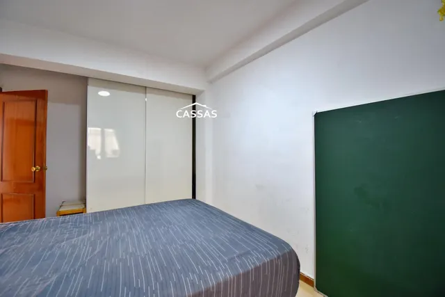ZONA CENTRO- Junto Plaza Mayor. 3 habitaciones con terraza. 1º planta sin ascensor. — 20