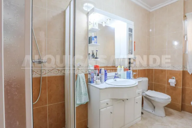 ¡Gran Oportunidad de Inversión! Parcela urbana de 2.400 m2 segregable en 3 parcelas de 800 m2 con chalet existente en Urb. Santa Genoveva — 24