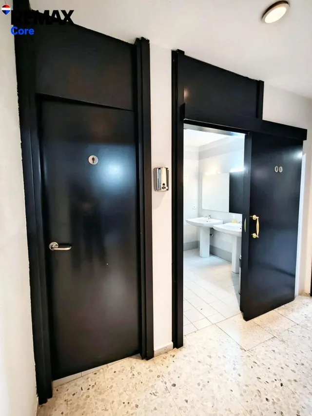 Local para oficinas, gimnasio o clínica en venta en el Centro de Badajoz — 43