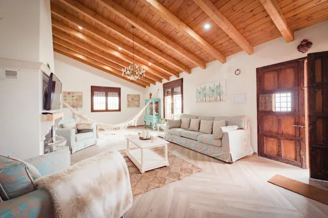 Casa de Campo Reformada en Villanueva de la Concepción: Paz, Elegancia y Vistas Únicas — 37