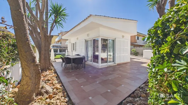 Villa con piscina privada y jacuzzi - Licencia turística para 8 personas - Can Picafort - Calle Tords — 32