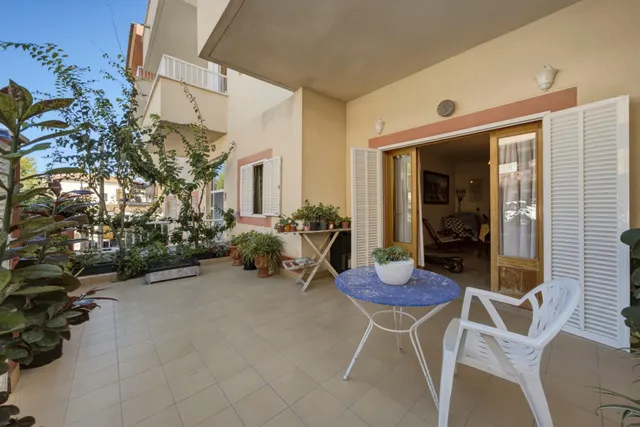Planta baja en sonservera con patio y parking — 24