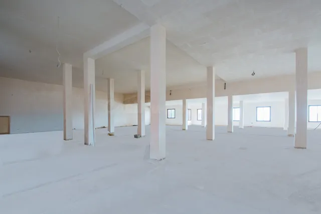 Local comercial 792m² en venta - Marbella - foto 2