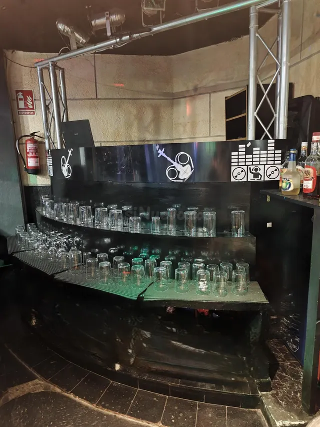 Desde Carihuela Sol, InmoConchiAIO vende local comercial en  - foto 4