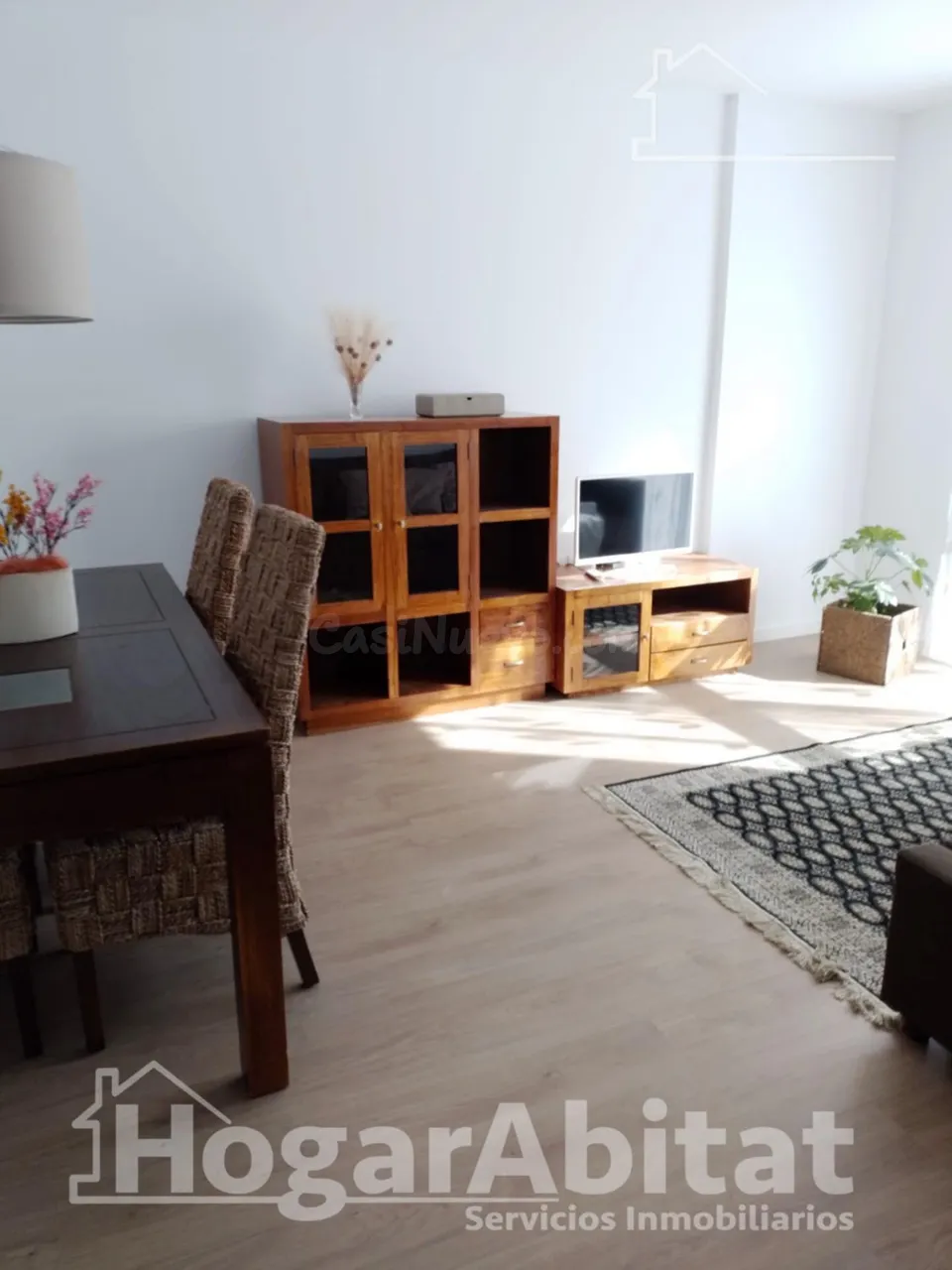 Seminuevo y ubicación céntrica en este moderno piso exterior con garaje y trastero