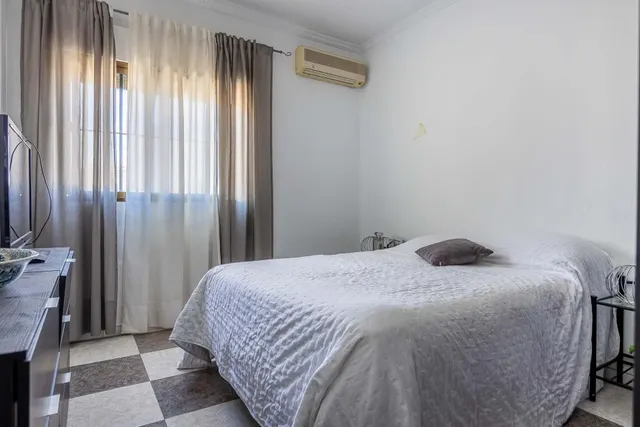 Espaciosa vivienda pareada con jardín, piscina, garaje y gran terraza en Mairena del Aljarafe — 34