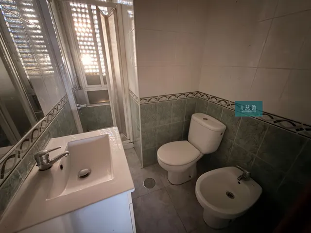 ¡OPORTUNIDAD EN TRIANA - EL CARMEN! Gran piso de 4 dorm. todo exterior junto al Metro Blas Infante — 10