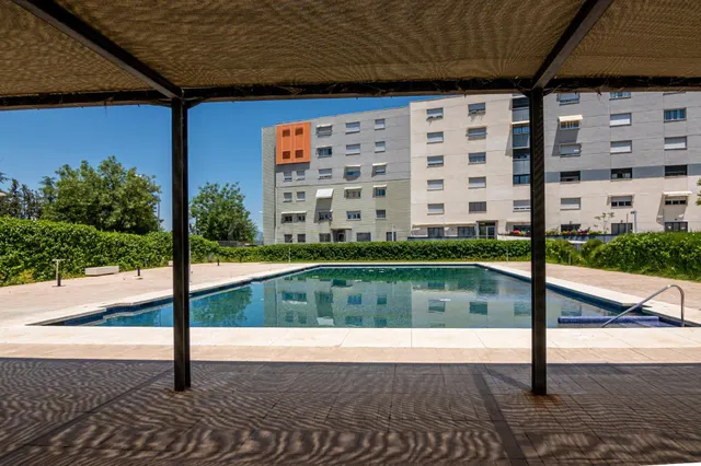 Piso moderno, luminoso y céntrico con garaje - foto 3