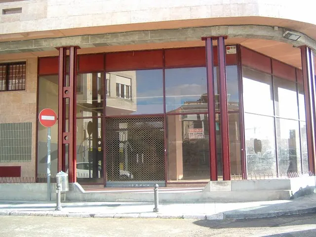LOCAL COMERCIAL AL CENTRO DE TORTOSA DE 265m2 — 4