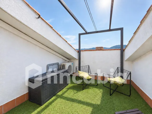 Dúplex con dos terrazas y aparcamiento en el centro de Santa Coloma de Farners — 32