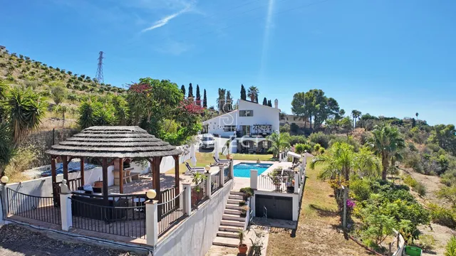 GRAN FINCA CON VISTAS AL MAR , LA HERRADURA — 39