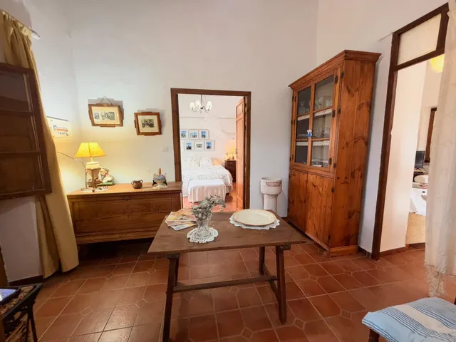 Acogedora casa de planta baja con jardín mediterráneo, patio soleado y gran garaje privado en Las Palas — 31