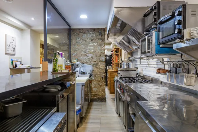 TRASPASO DE BAR - RESTAURANTE EN EL CENTRO DE BINISSALEM - foto 4