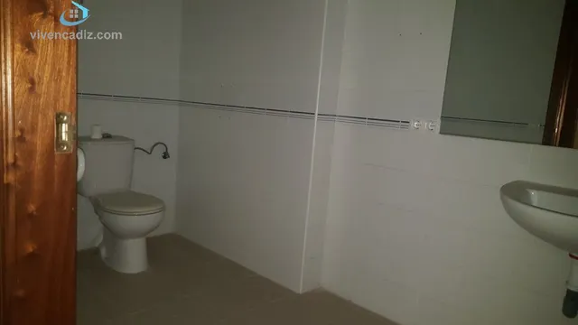 IDEAL INVERSORES. 320 METROS A REFORMAR. PARA OFICINAS O PISOS. — 16