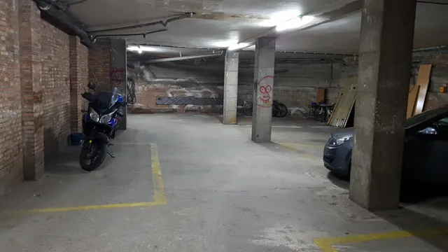 PK EN VENTA PARA MOTO EN EL CENTRO DE SANT JOAN — 3