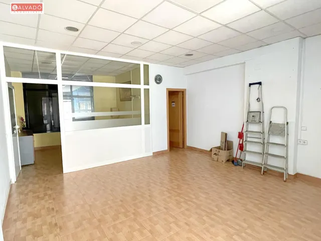¡CENTRICO LOCAL COMERCIAL DE 135 M2! — 3