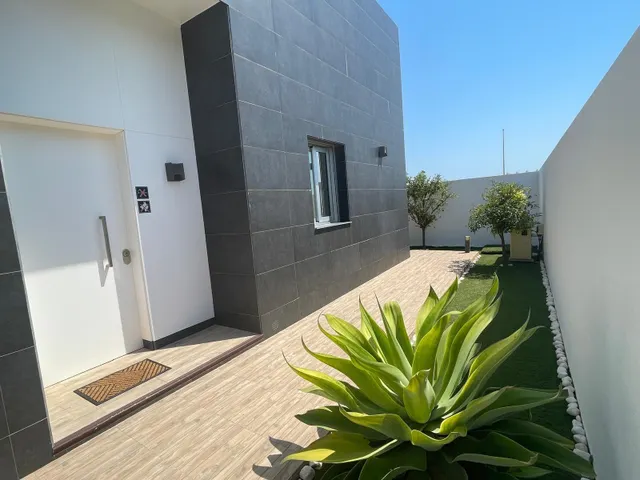 Excepcional Villa en Pilar de la Horadada: Lujosa Villa de una Planta con Licencia Turística — 17