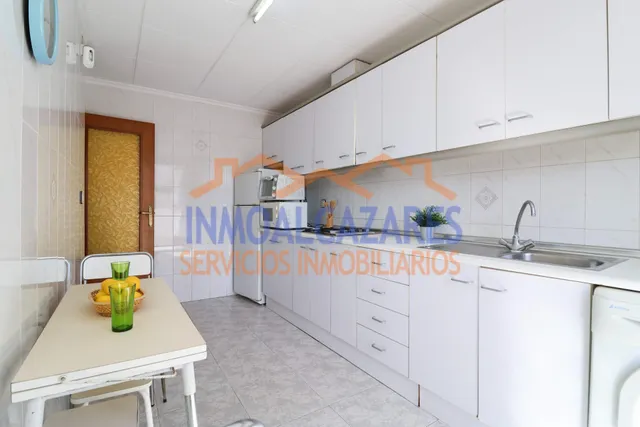 Apartamento de 2 dormitorios, 1 baños y 2 terrazas. en el centro de los alcazares, Murcia — 13