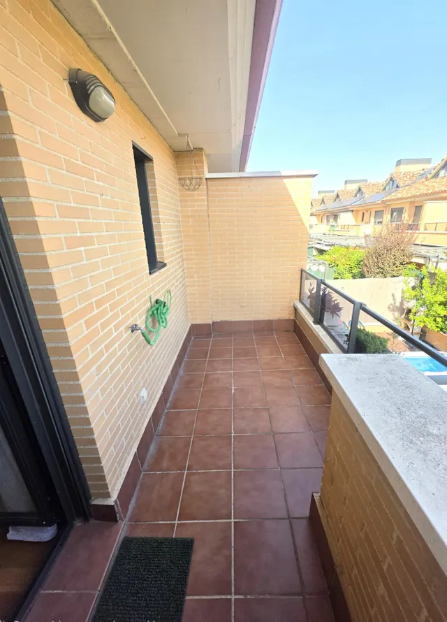Chalet de esquina en zona hospital — 43