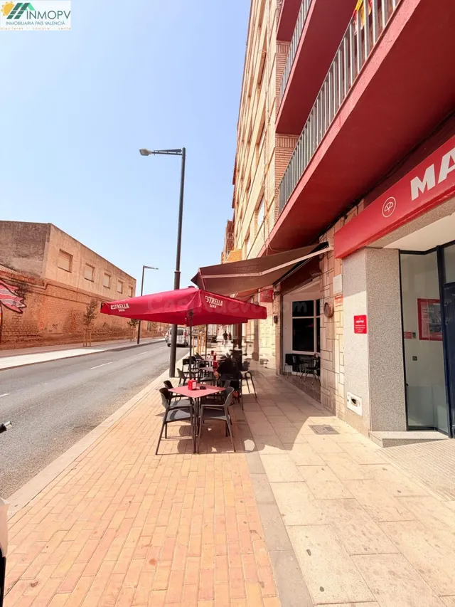 EN VENTA LOCAL EN PLENO FUNCCIONAMIENTO EN LA AVENIDA LIBERT - foto 2