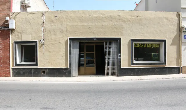 SE VENDE LOCAL EN EL CENTRO DE PUERTO REAL — 4