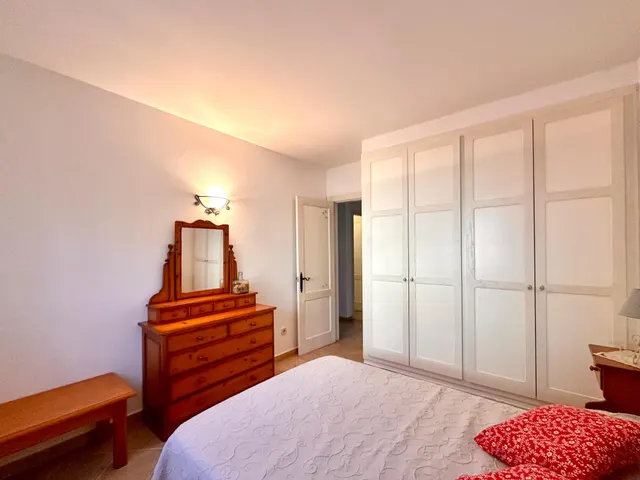 CALONGE: CHALET CON LICENCIA TURÍSTICA, GARAJE, JARDÍN Y PISCINA. ZONA MAS AMBRÓS - VIZC. CABANYES. — 41